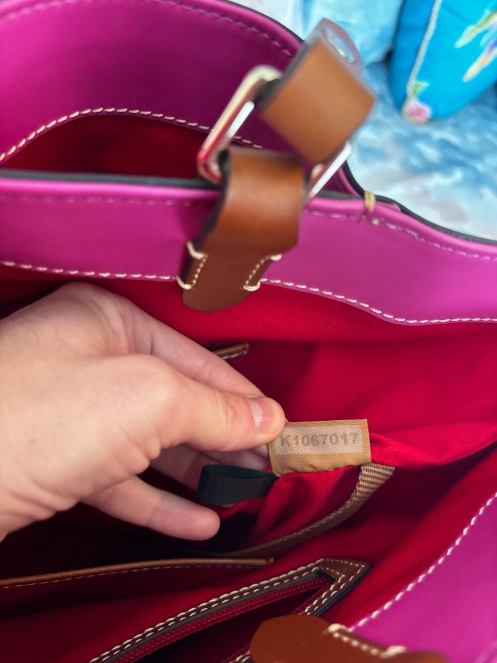 Dooney & Bourke Smooth Leather Fuchsia Flynn Tote/Shoulder Bag - Picture 8 of 10